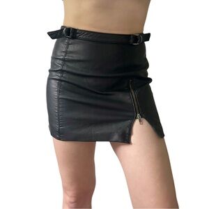 Free People Black Faux Leather Mini Skirt Women’s Size 4 Zipper Buckles Vegan